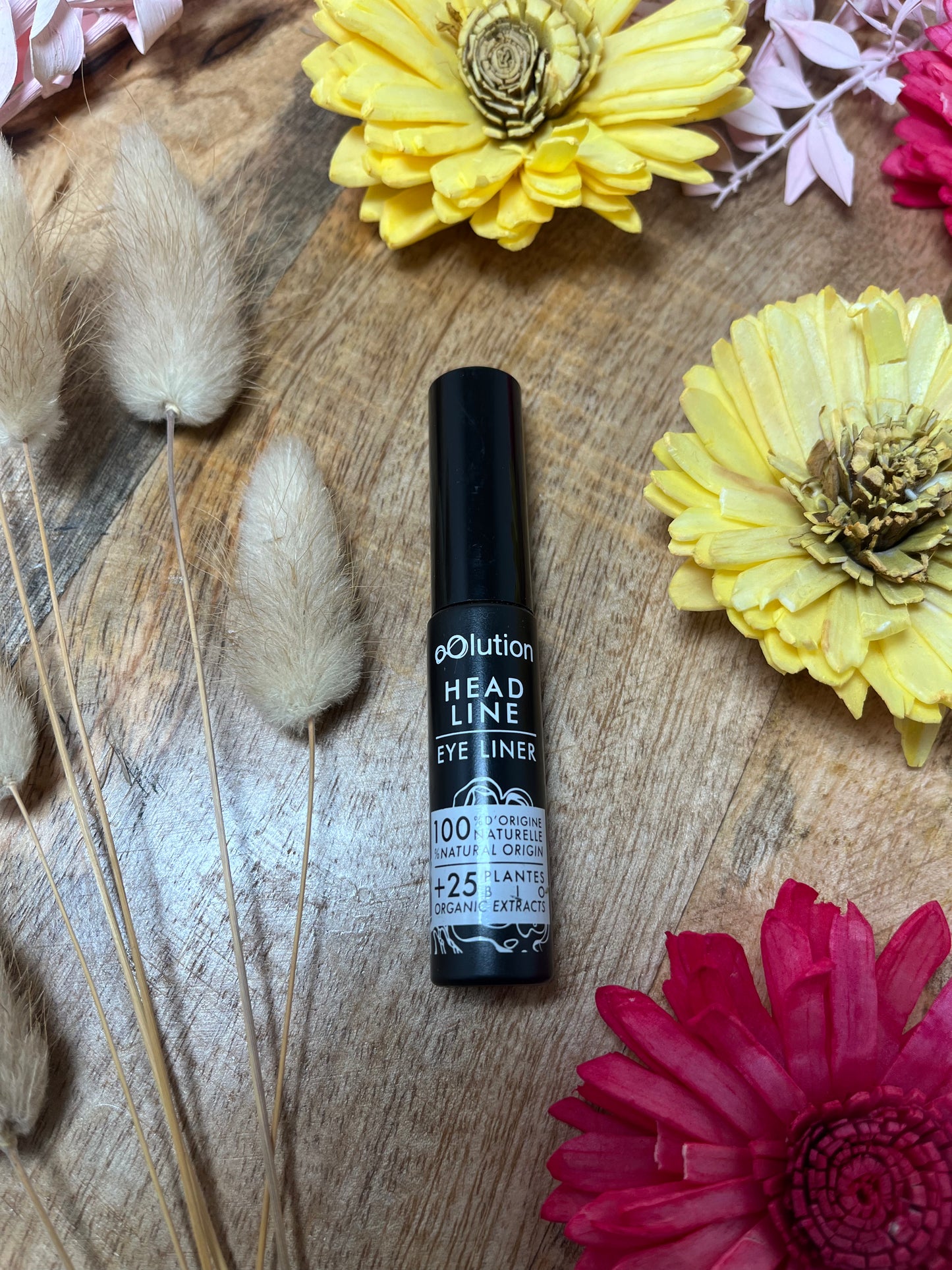 OOLUTION EYELINER HEADLINE